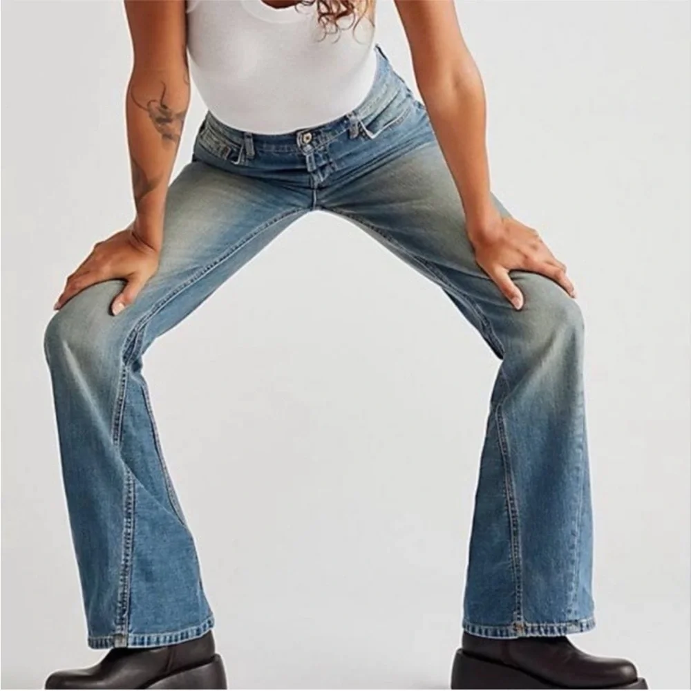 Free People. We The Free. Serafin High Rise Slim Bootcut Jeans. Size 30.